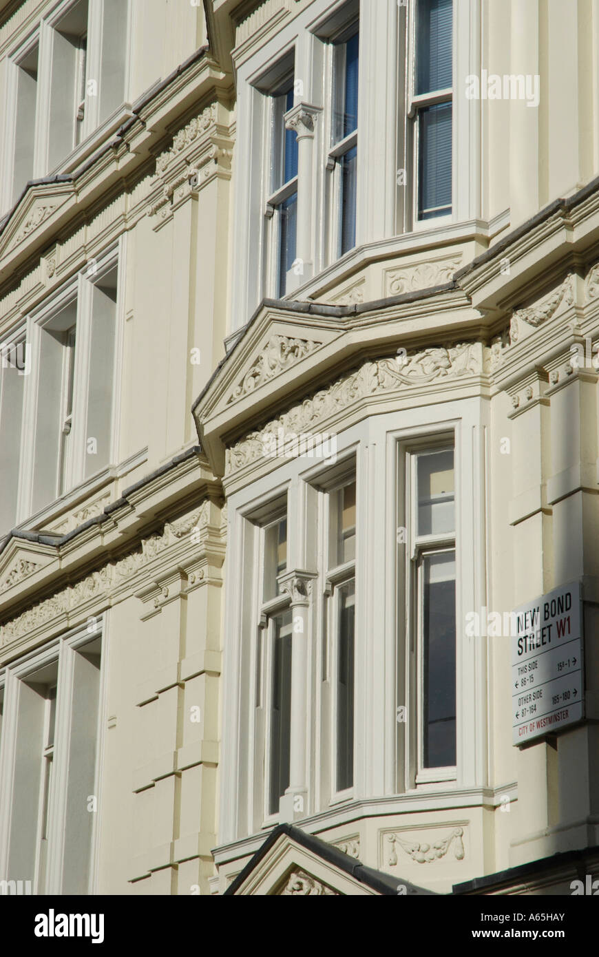 Reich verzierte weiße Fassade im neuen Bond Street London England Stockfoto