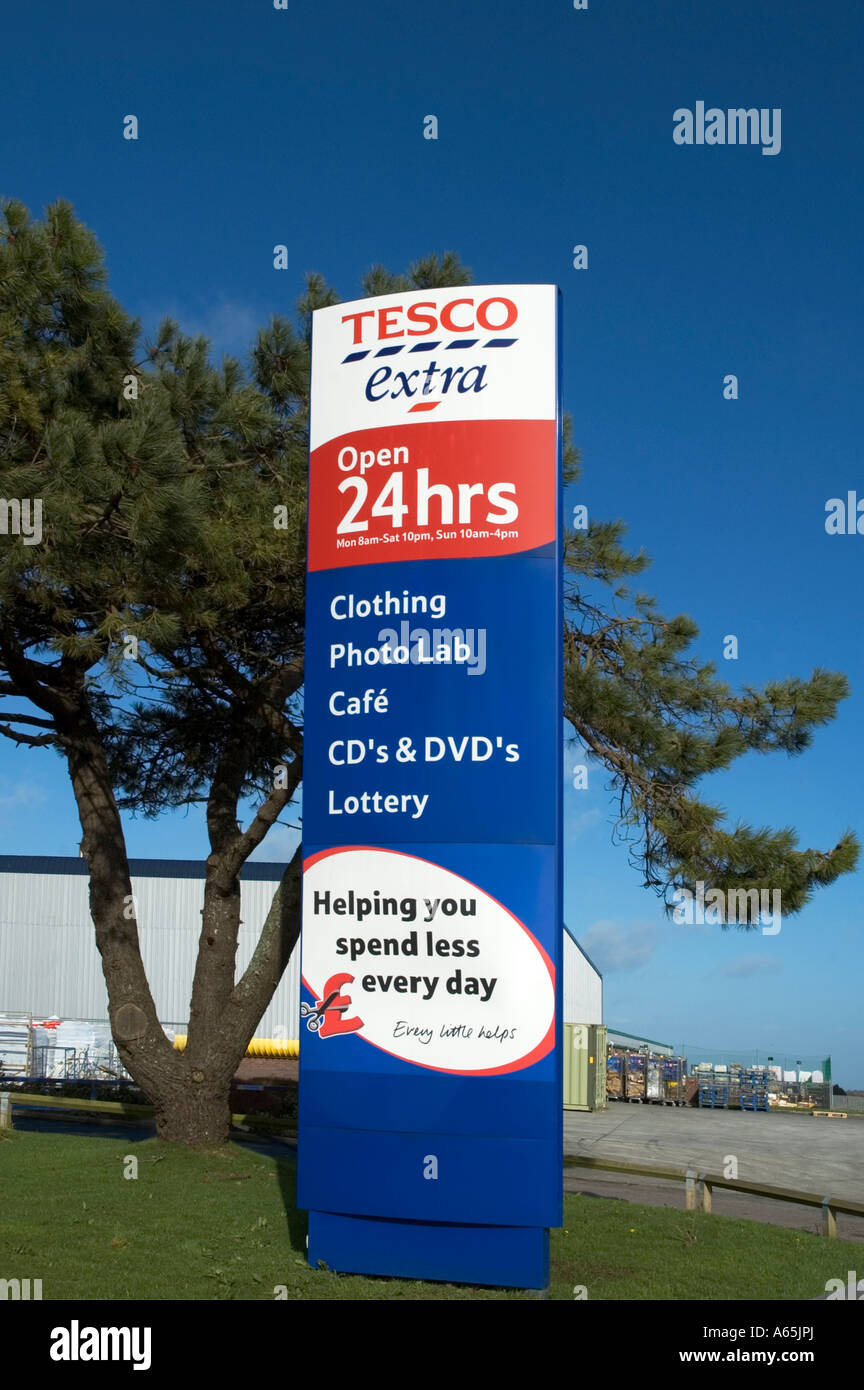 Tesco Speicher Zeichen in Redruth, Cornwall, england Stockfoto