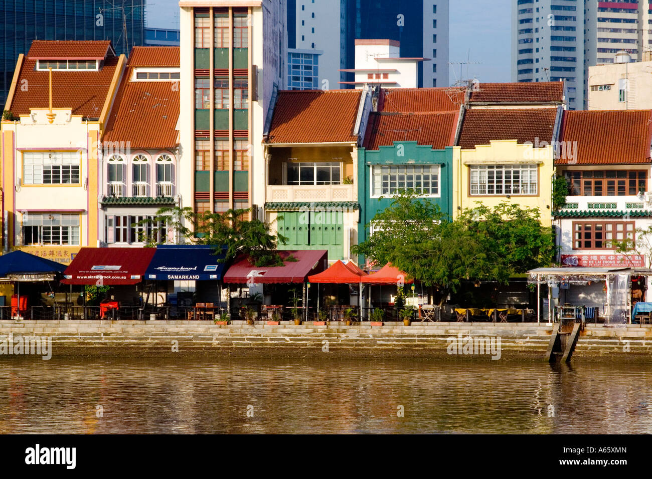 Chinesischen Shophouses am Boat Quay Singapur Stockfoto