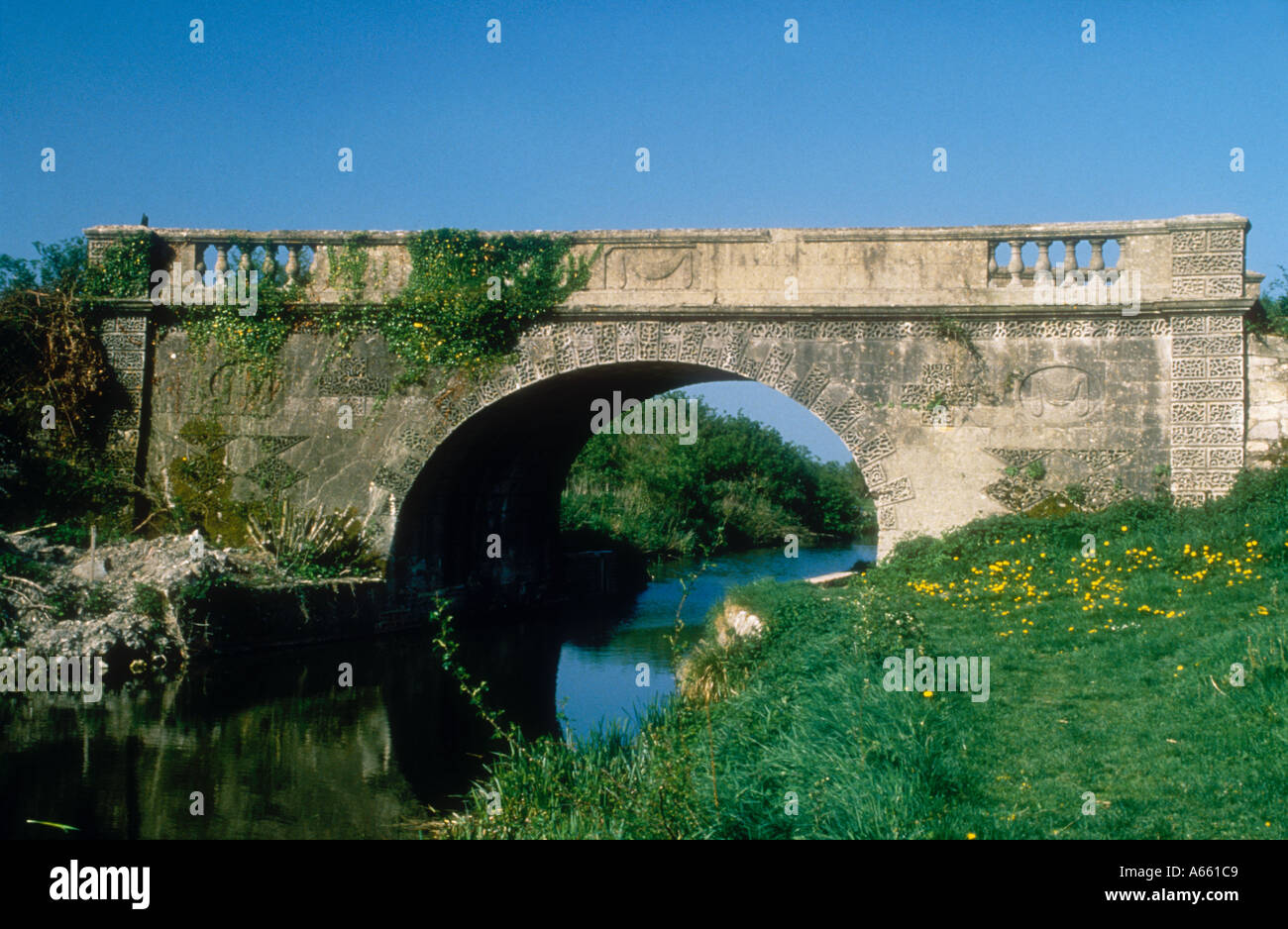 Damen-Brücke erbaut 1808 auf dem Kennet und Avon Kanal am Wilcot in Wiltshire England UK Stockfoto
