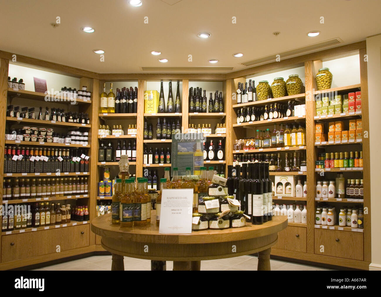 Im frisch renovierten Fortnum und Mason Store in Piccadilly London GB UK anzeigen Stockfoto Im frisch renovierten Fortnum und Mason Store in Piccadilly London GB UK anzeigen Stockfoto