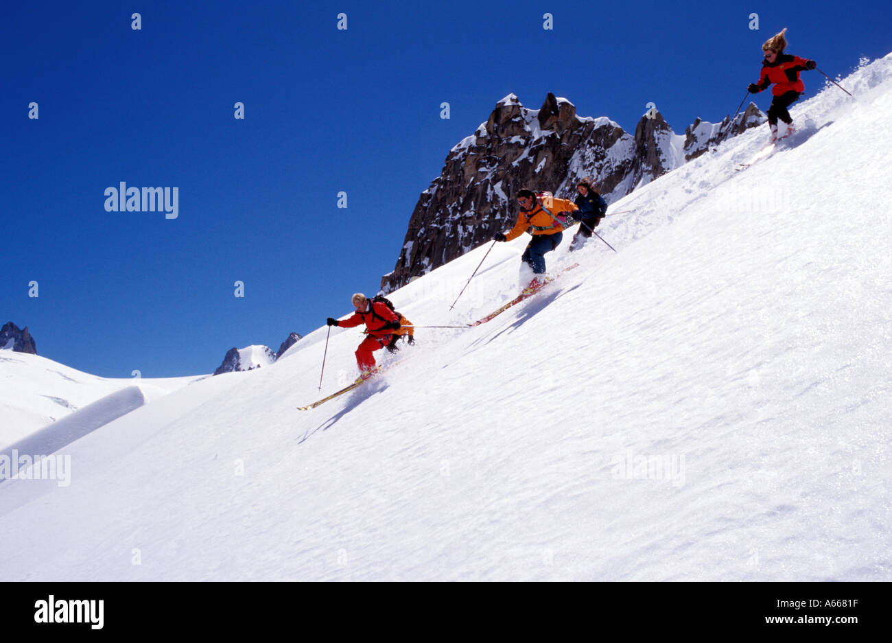 Gruppe von Skifahrern Spaß abseits der Piste Chamonix Frankreich Stockfoto