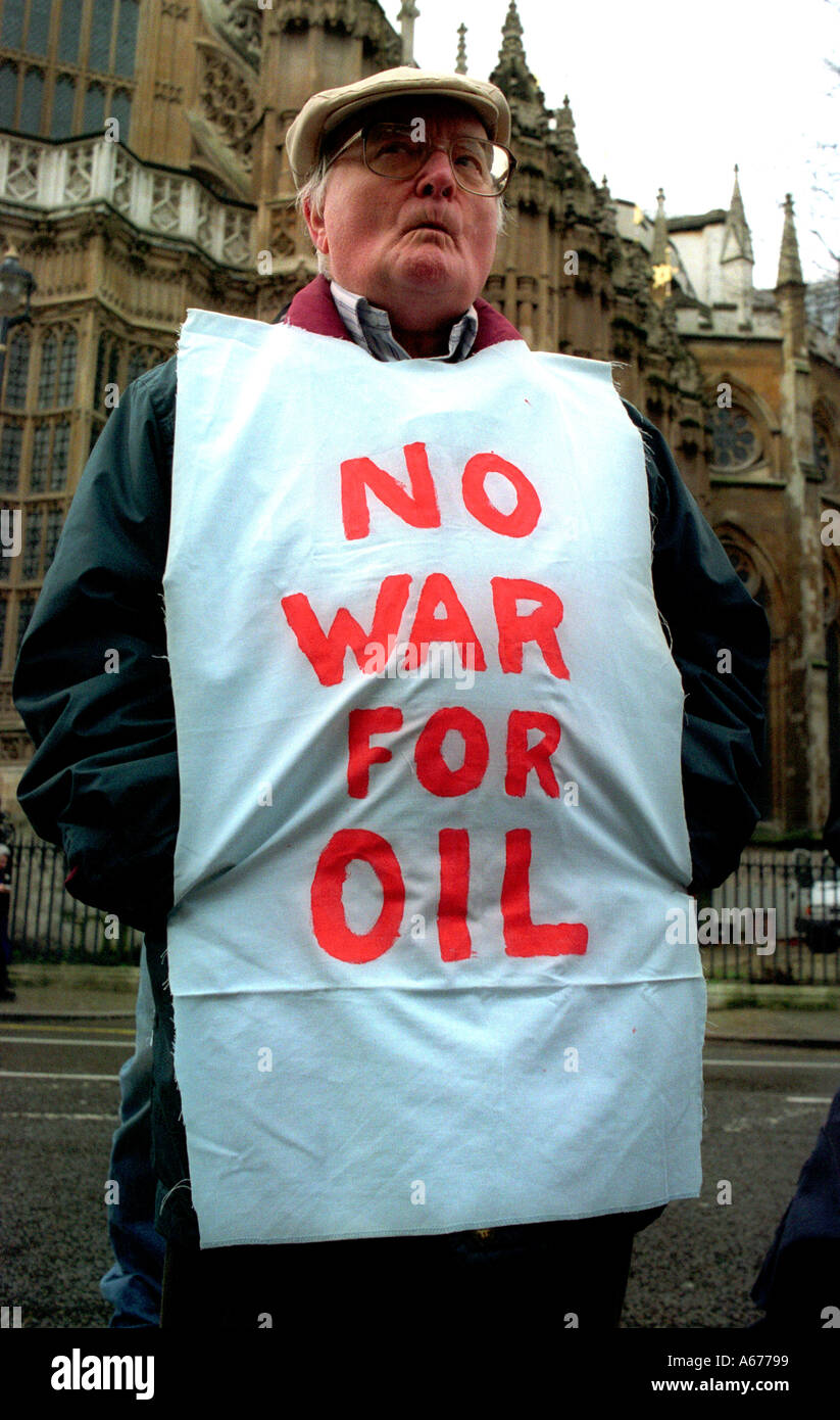 Anti-Kriegs-Demonstranten, Parlament London 24. Januar 2003 lobby warten. Stockfoto