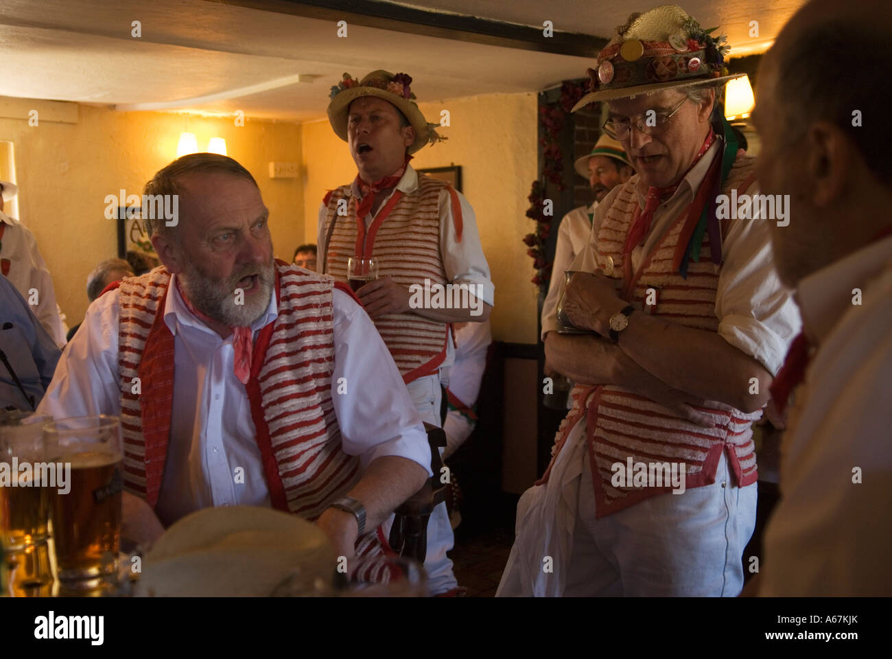 Morris tanzen. Thaxted Morris Ring Thaxted Essex England HOMER SYKES Stockfoto