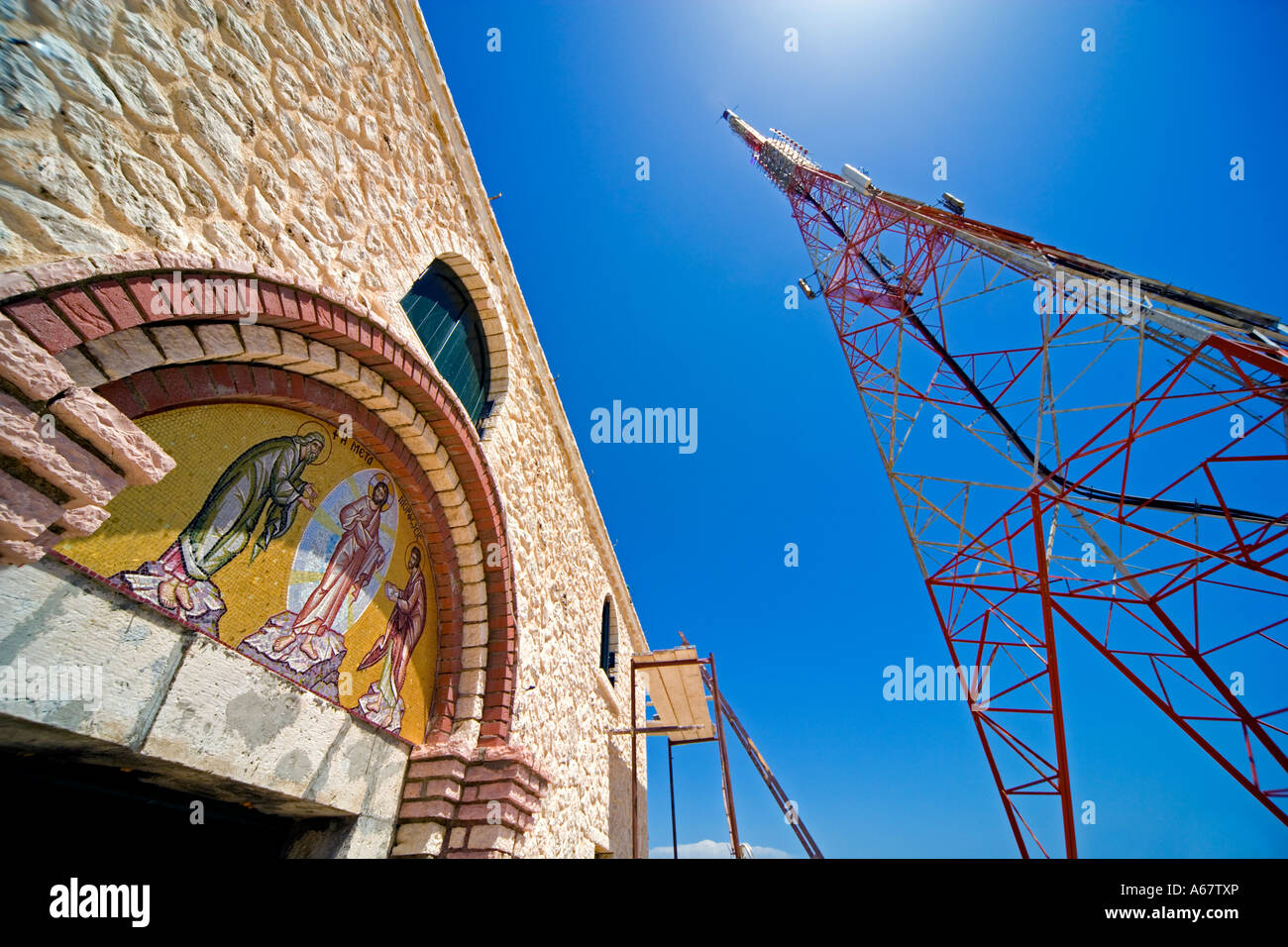 Kloster und Radio TV-Sendemast auf Mount Pantokrator Korfu Insel  Griechenland JMH2688 Stockfotografie - Alamy
