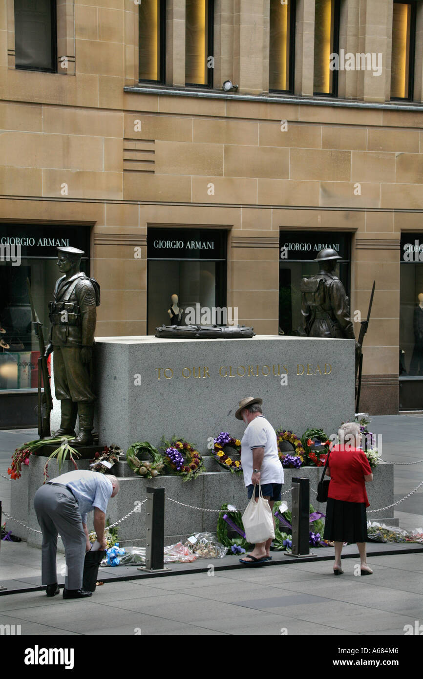 ANZAC Memorial Martin Platz Sydney mit Georgio Armani Stockfoto