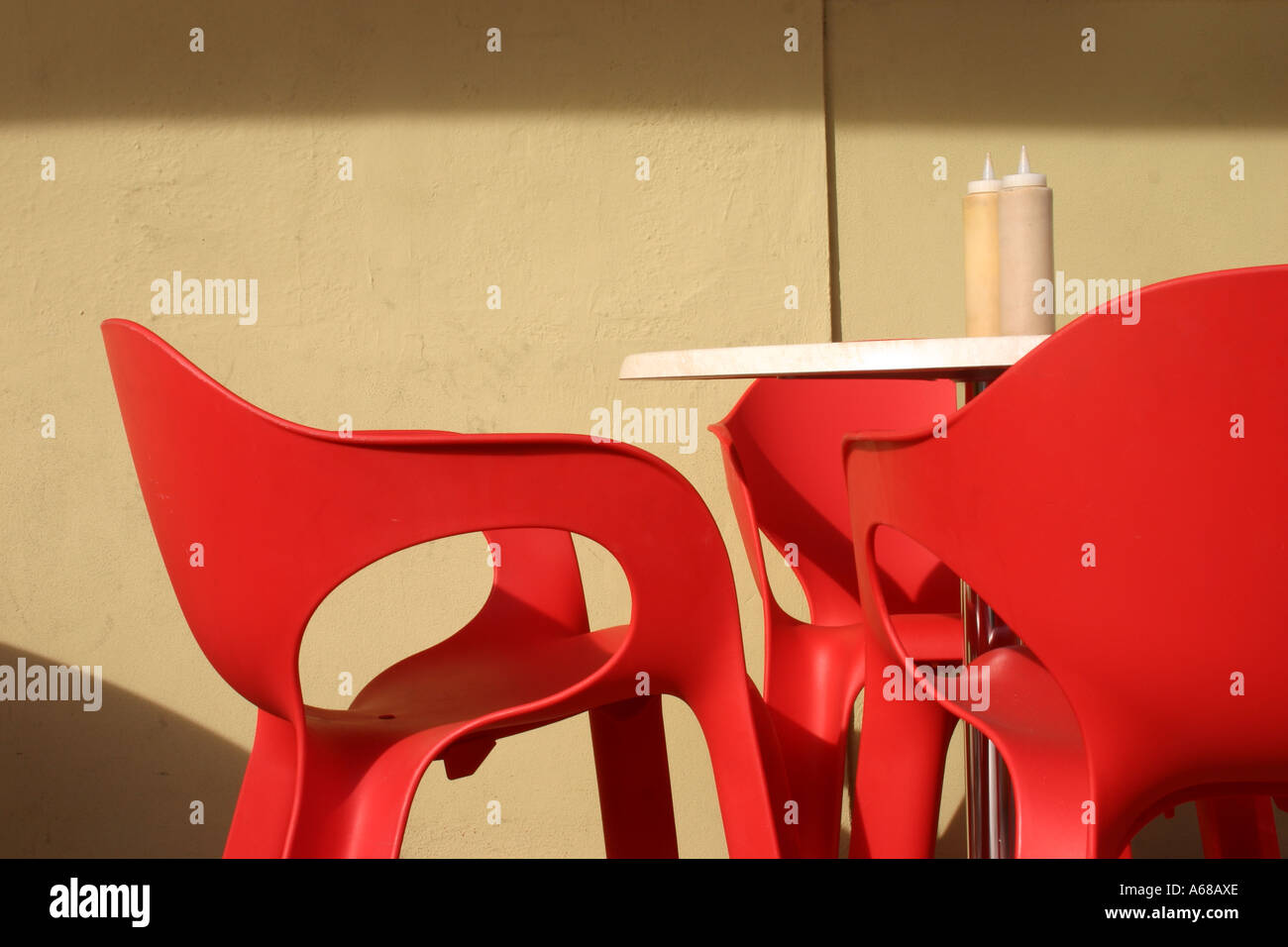 USA, Florida, Miami, Schanigarten am Restaurant mit ungezwungener Atmosphäre. Stockfoto