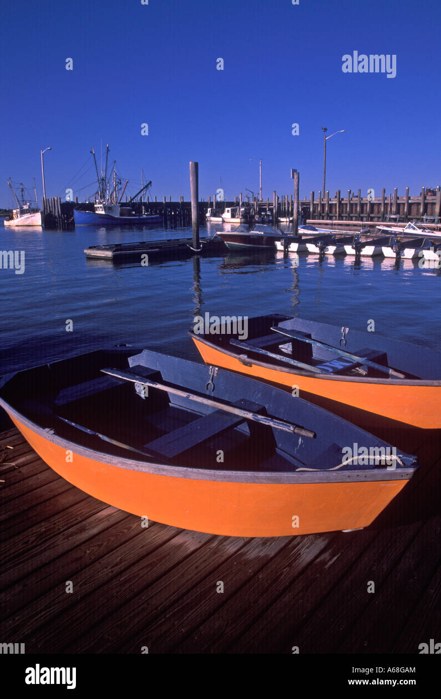 Ruderboote am Dock Wellfleet Cape Cod Stockfoto
