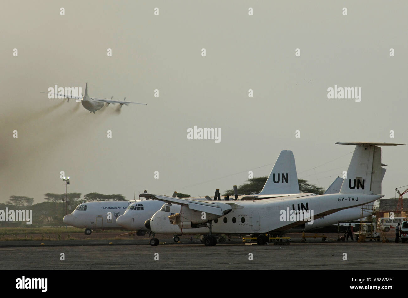 UN Air Flugzeuge am Lokichoggio Flughafen (Kenia) fliegen Nahrungsmittelhilfe in Südsudan Stockfoto