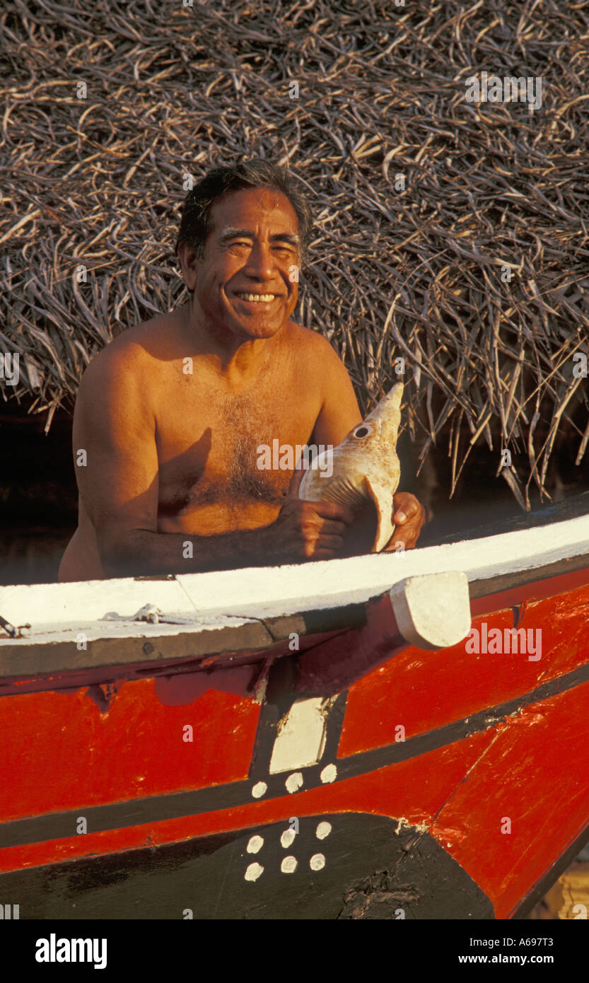 Lino Olopai traditionelle Segeln Kanu Navigator mit Kanu Saipan nördlichen Marianen-Inseln Stockfoto