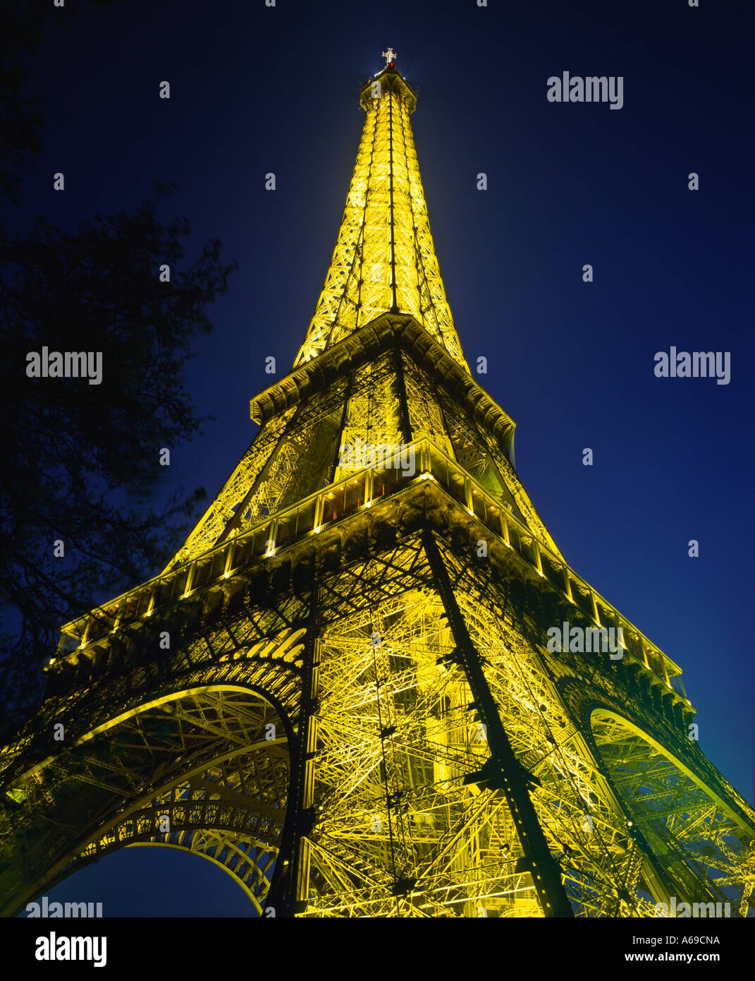 Europa, Frankreich, Paris, Eiffelturm bei Nacht Stockfoto