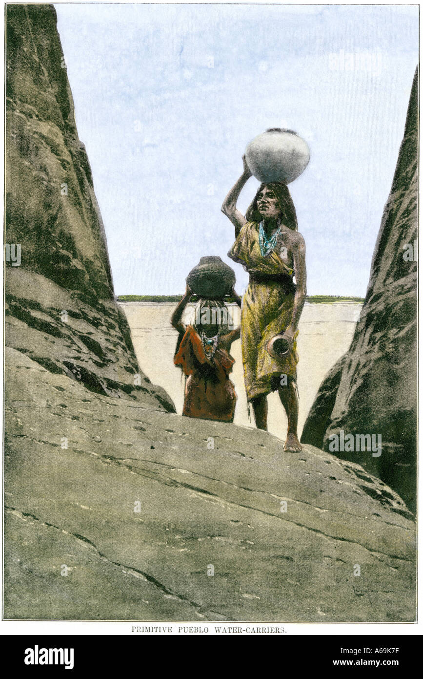 Ancestral Puebloan Anasazi Frauen, die das Wasser in den Töpfen bis zu einer Mesa top. Handcolorierte halftone einer Abbildung Stockfoto