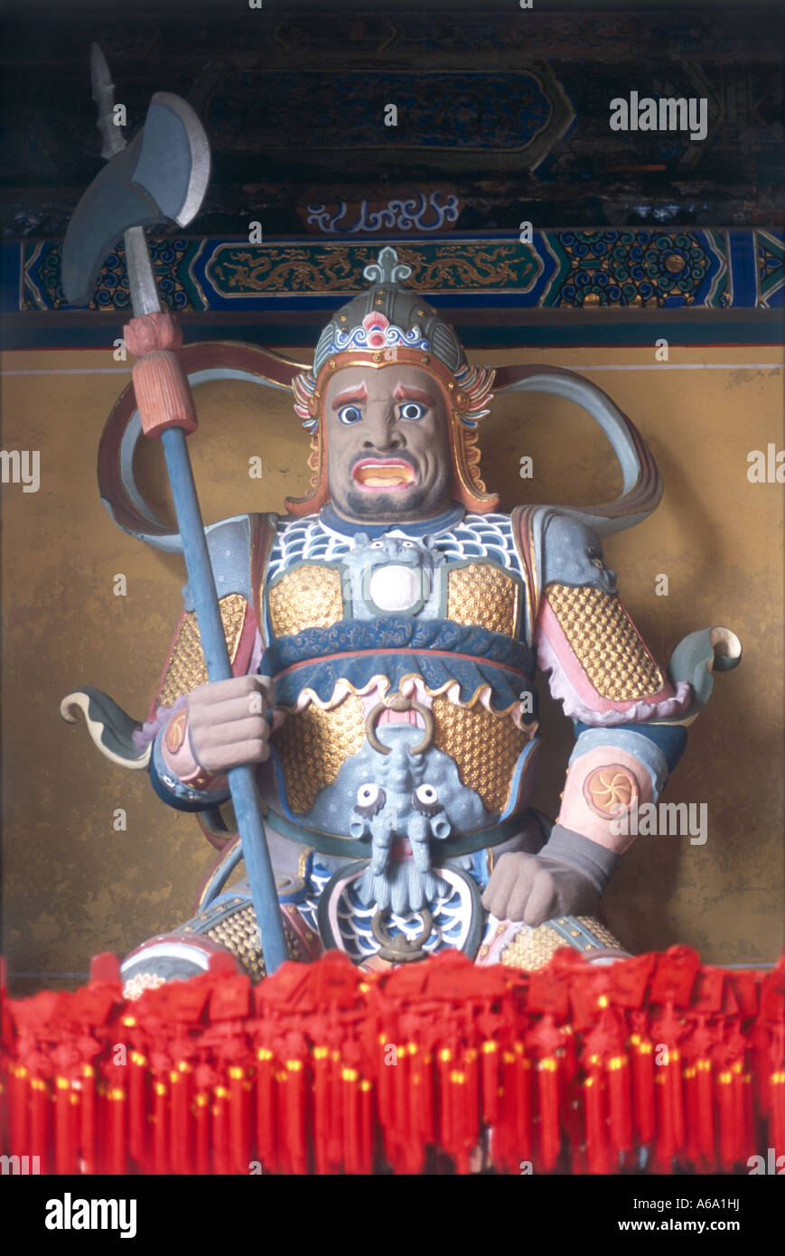 China, Peking, Dong Yue Miao, Wächter am Eingang Stockfoto