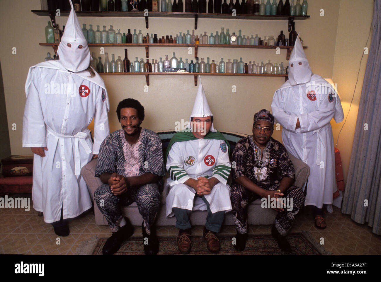 Ku Klux Klan Florida schwarz und weiße Vorherrschaft Gruppe treffen mit Klan, Politik zu diskutieren. John B. Baumgardner im Zentrum Stockfoto