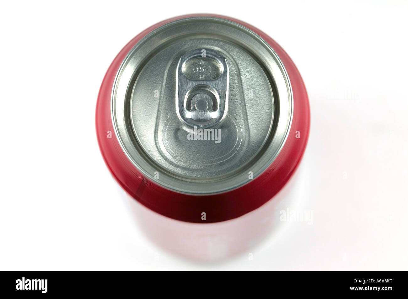 Ungeöffnete Soda kann Makro isoliert auf weiss top Stockfoto