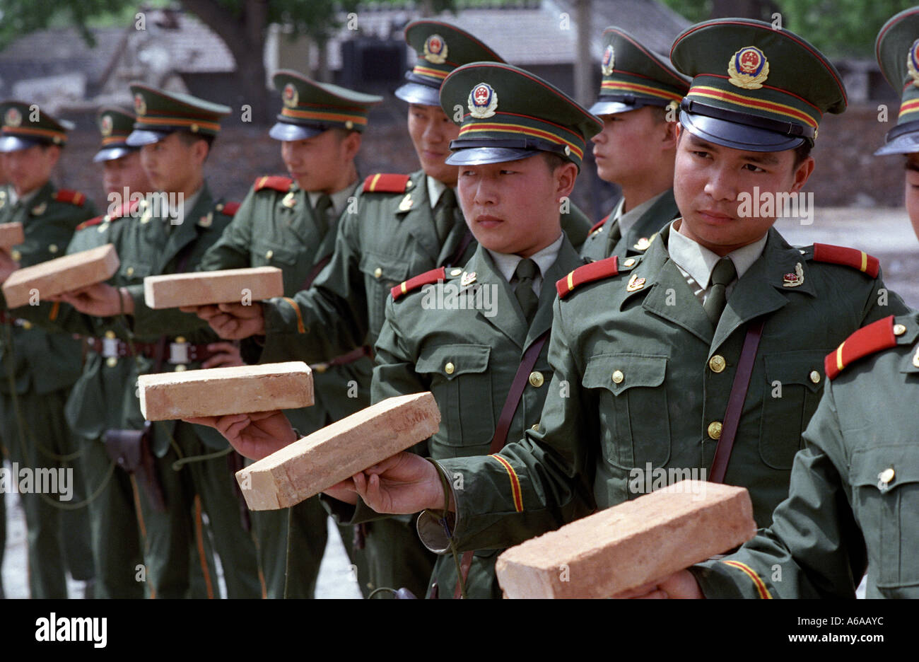 Chinesischen bewaffnete Polizisten Bohrer in Peking China Stockfoto