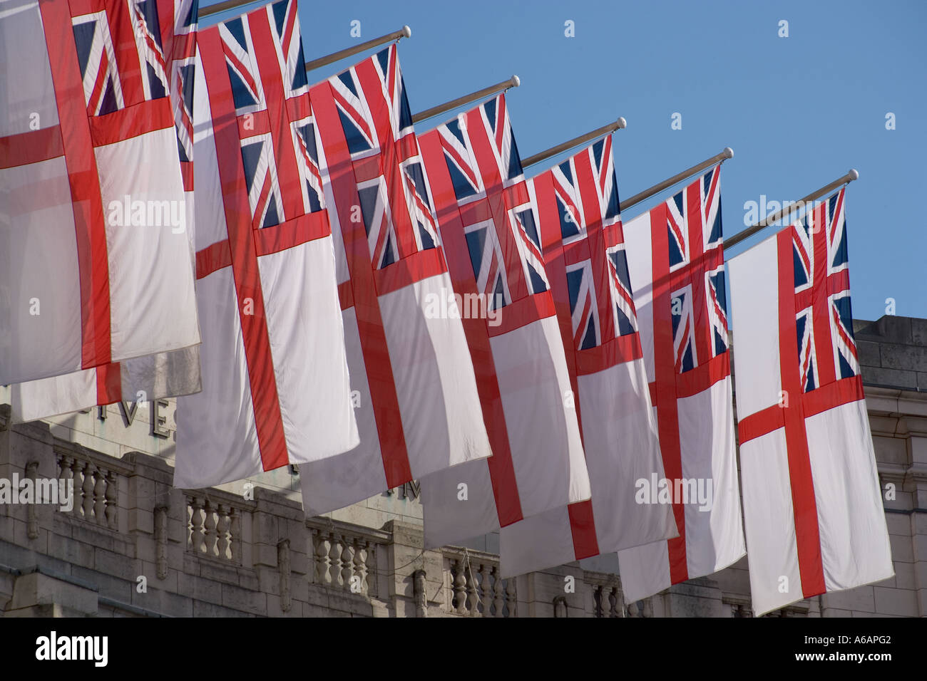 Admiralty Arch mit Flaggen London England Stockfoto