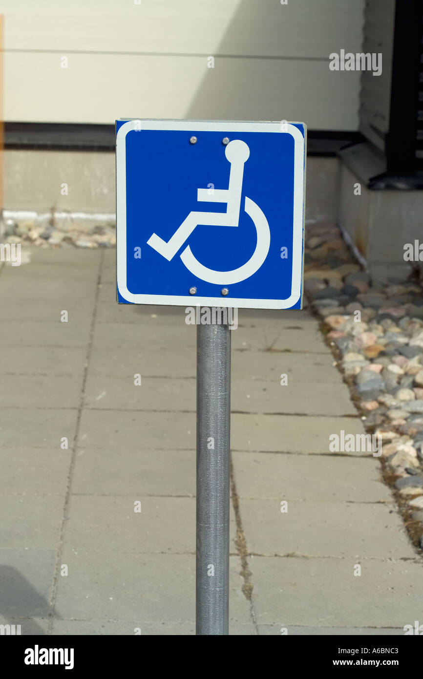 Behindertenparkplatz nur Zeichen Stockfoto