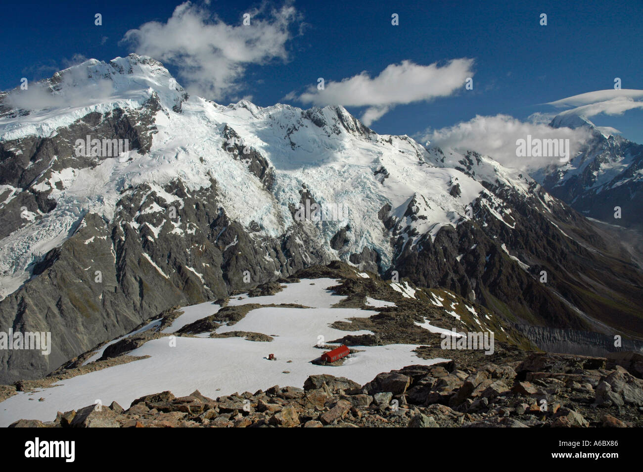 Müller Hütte Mt Sefton und Mt. Cook im Hintergrund gesehen von Mt Olivier New Zealand Stockfoto