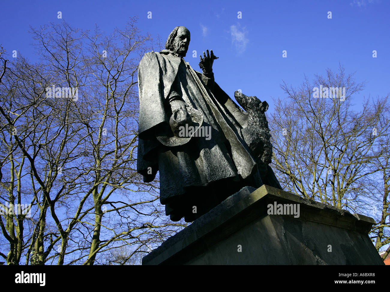 Eine Statue des Dichters Sir Alfred Lord Tennyson, Lincoln, Lincolnshire, England Stockfoto