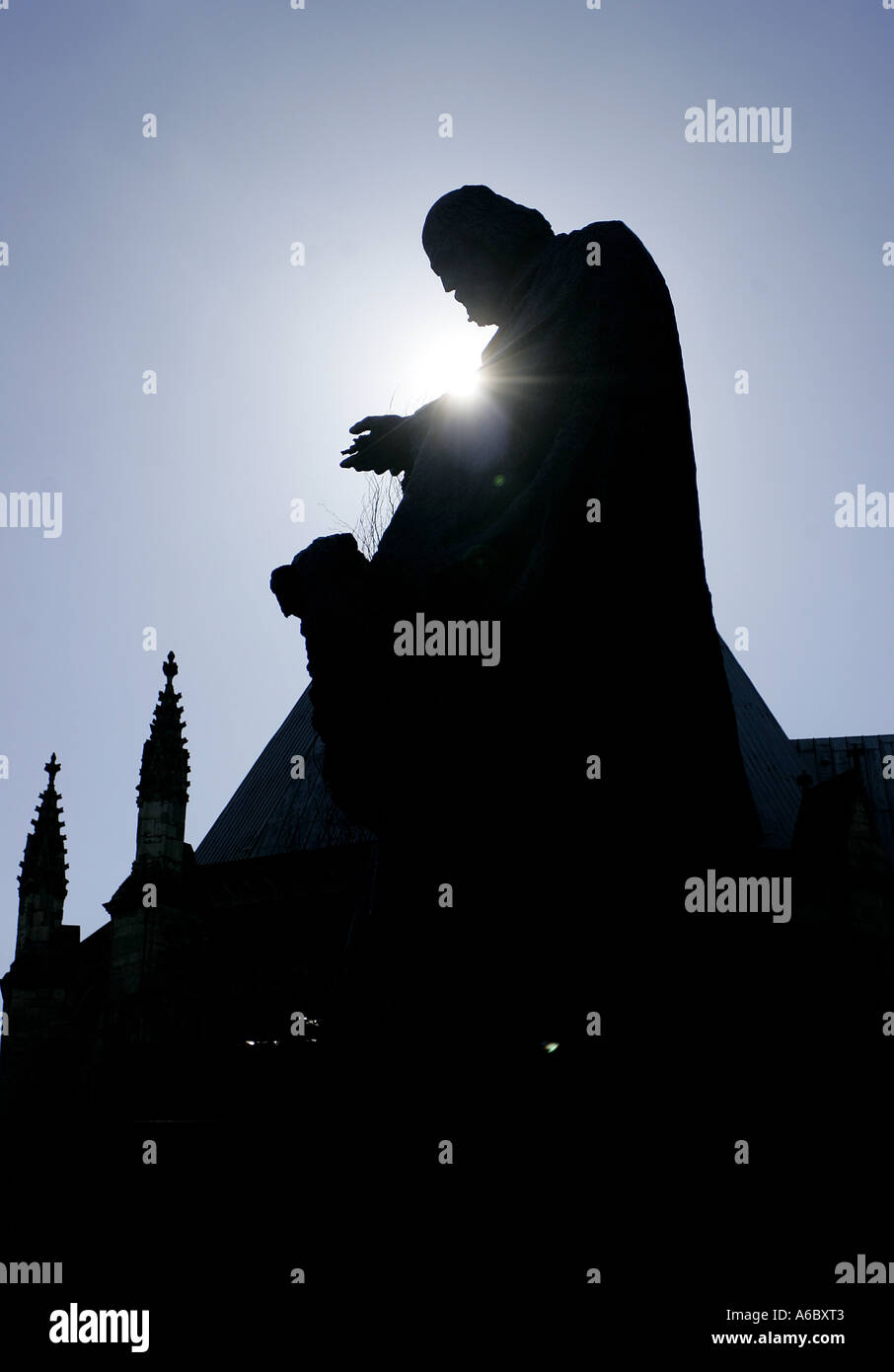 Eine Statue des Dichters Sir Alfred Lord Tennyson, Lincoln, Lincolnshire, England Stockfoto