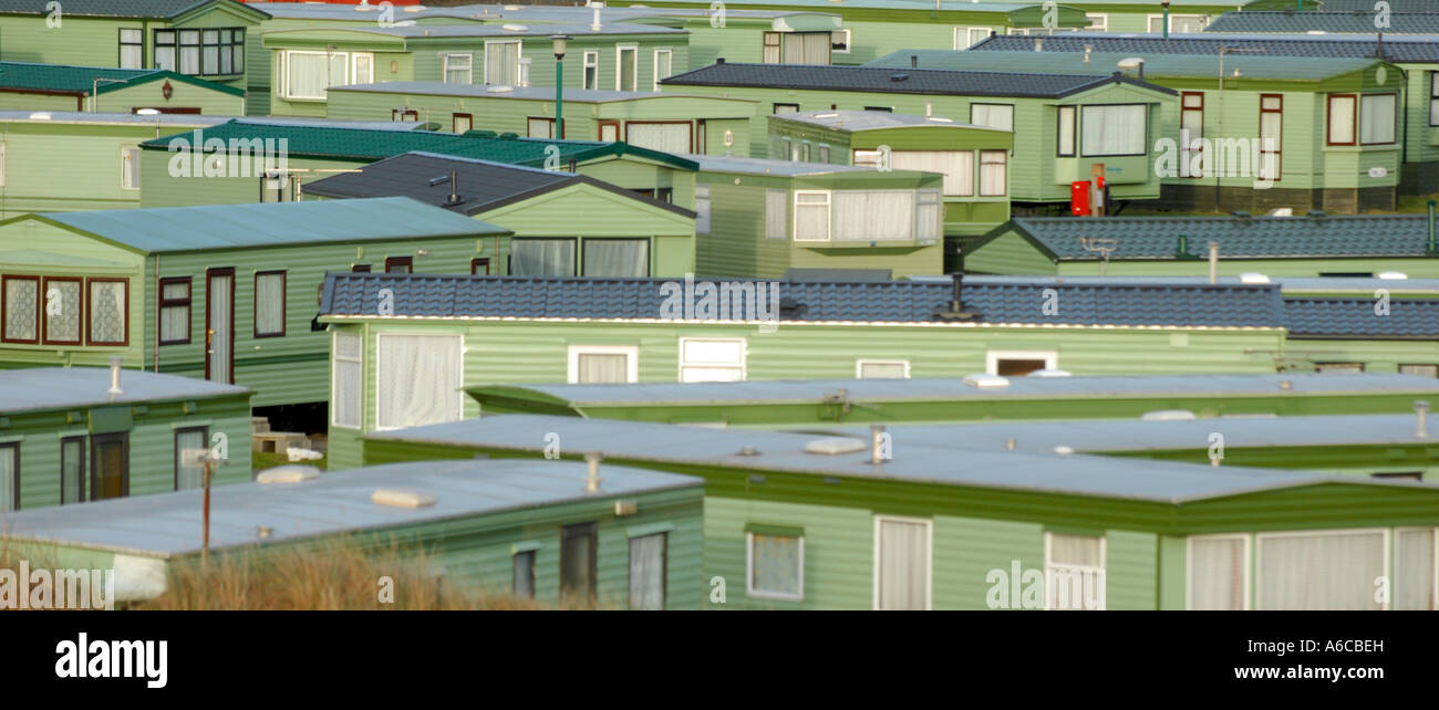 Wohnwagen neben Aberdovey Strand Wales Stockfoto