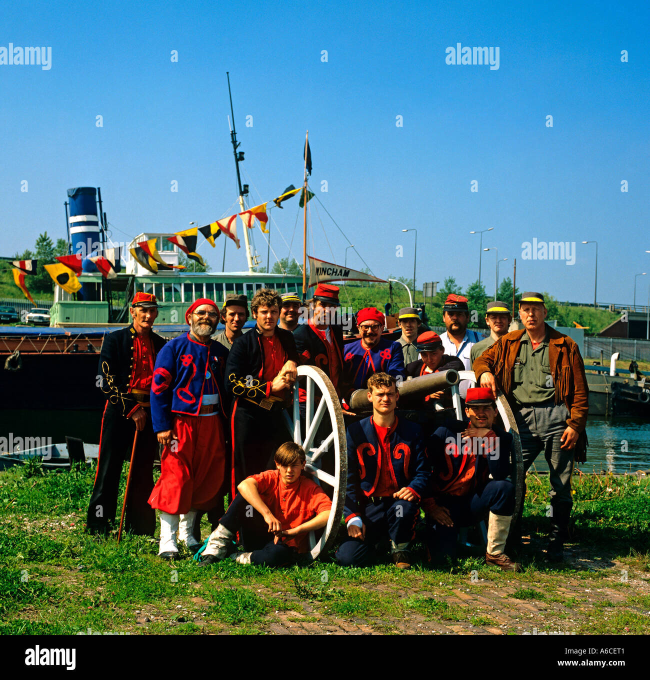 UK Cheshire Ellesmere Port National Waterways Museum Bürgerkrieg Scharmützel re enacters Stockfoto