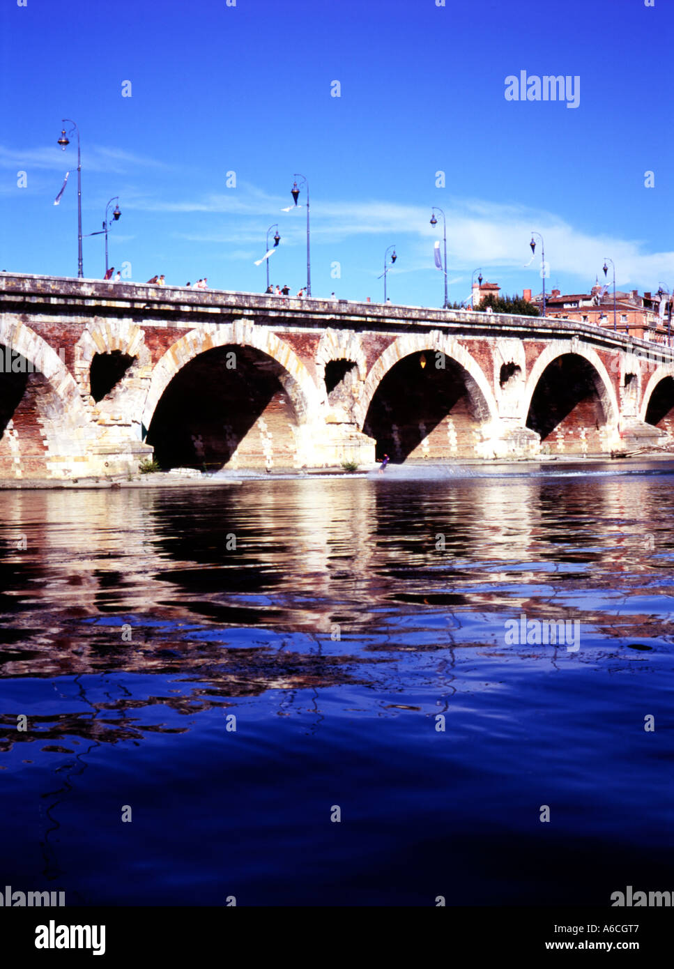 Pont Neuf Brücke und Fluss Garonne, Toulouse, Südfrankreich Stockfoto
