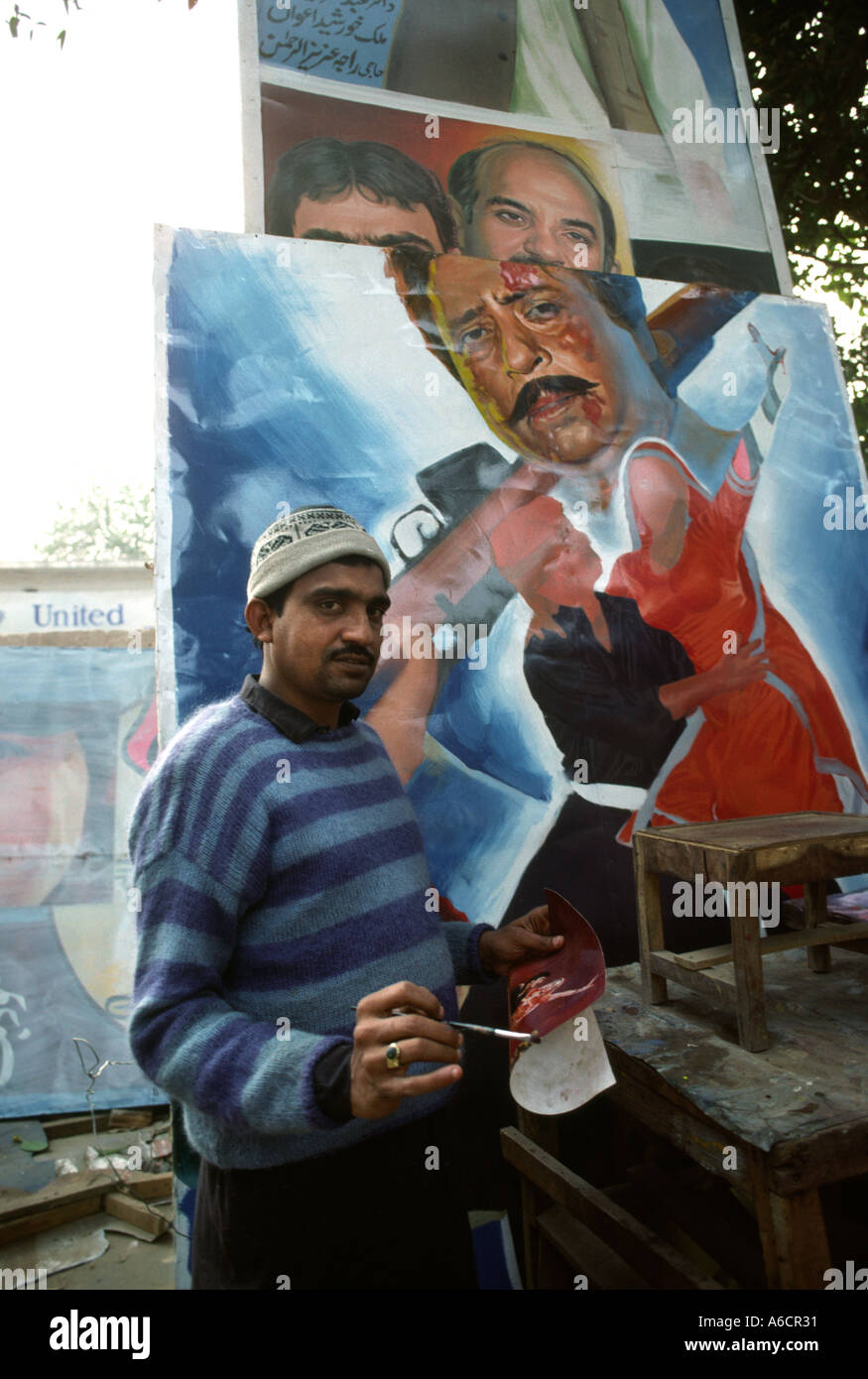 Pakistan Punjab Lahore Künstler Mohammad Abdullah hand Kino Plakat Maler Malerei Stockfoto