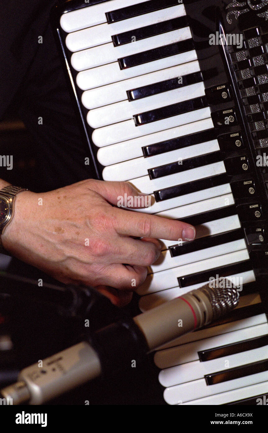 ein Akkordeon Keyboard gespielt wird auf einem schottischen folk festival Stockfoto