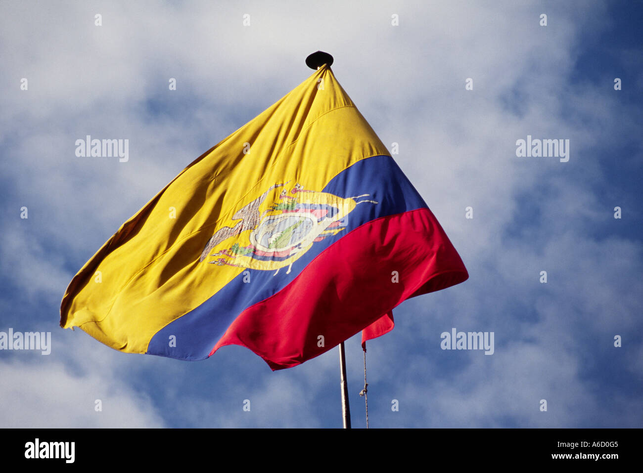 ROT blau gelb der Flagge QUITO ECUADOR ECUADOR Stockfotografie - Alamy