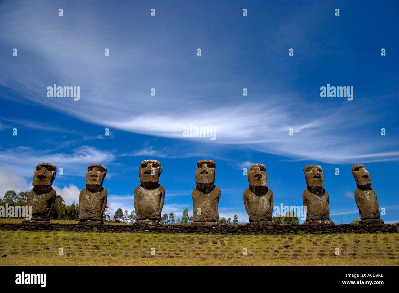 Ahu Akivi, auf der Osterinsel, Rapa Nui, Südsee, Polynesien, Tongariki Stockfoto