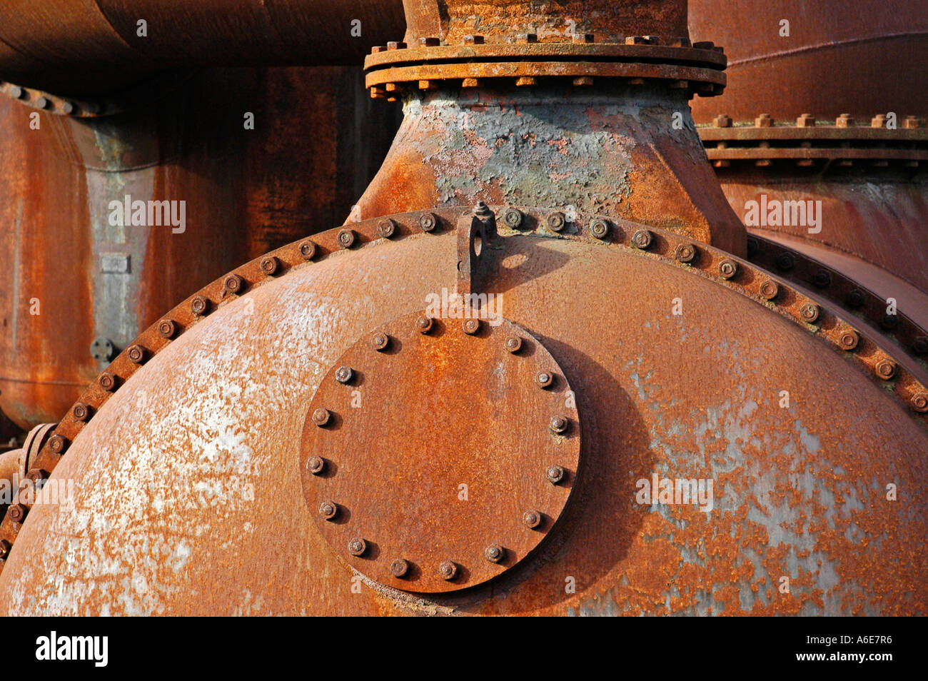 Rostiges Eisen Kessel auf dem Gelaende der ehemaligen Kokerei Hansa, Westfaelisches Industriemuseum Stockfoto