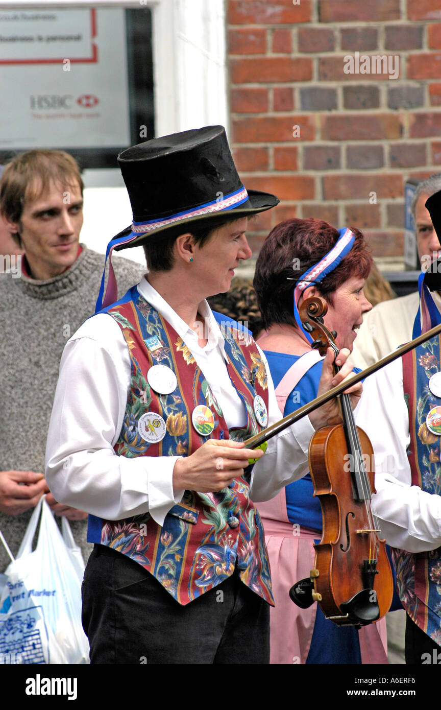 Land-Volksmusik-Band auf dem Dorset Folk Festival. Stockfoto