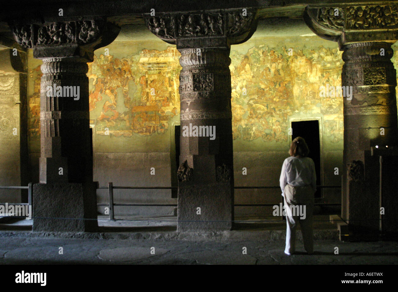 Wandmalereien im Cave Nr. 1 in den Ajanta Höhlen komplexe Maharashtra Indien Stockfoto