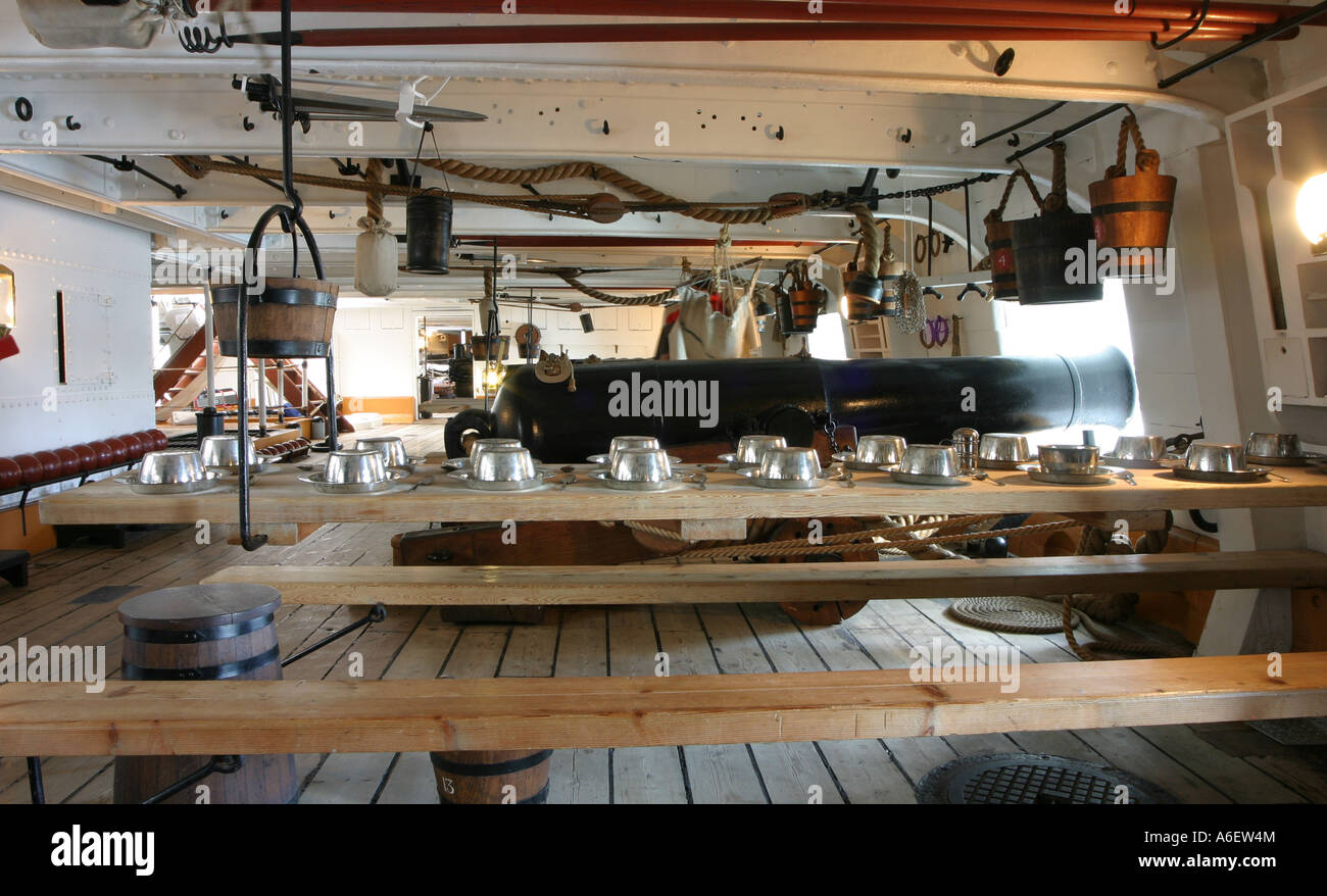 Unter Decks, HMS Warrior, Schiff der Royal Navy der 1800er Jahre, (1860); Portsmouth Historic Dockyard Museum, Hampshire, Großbritannien Stockfoto