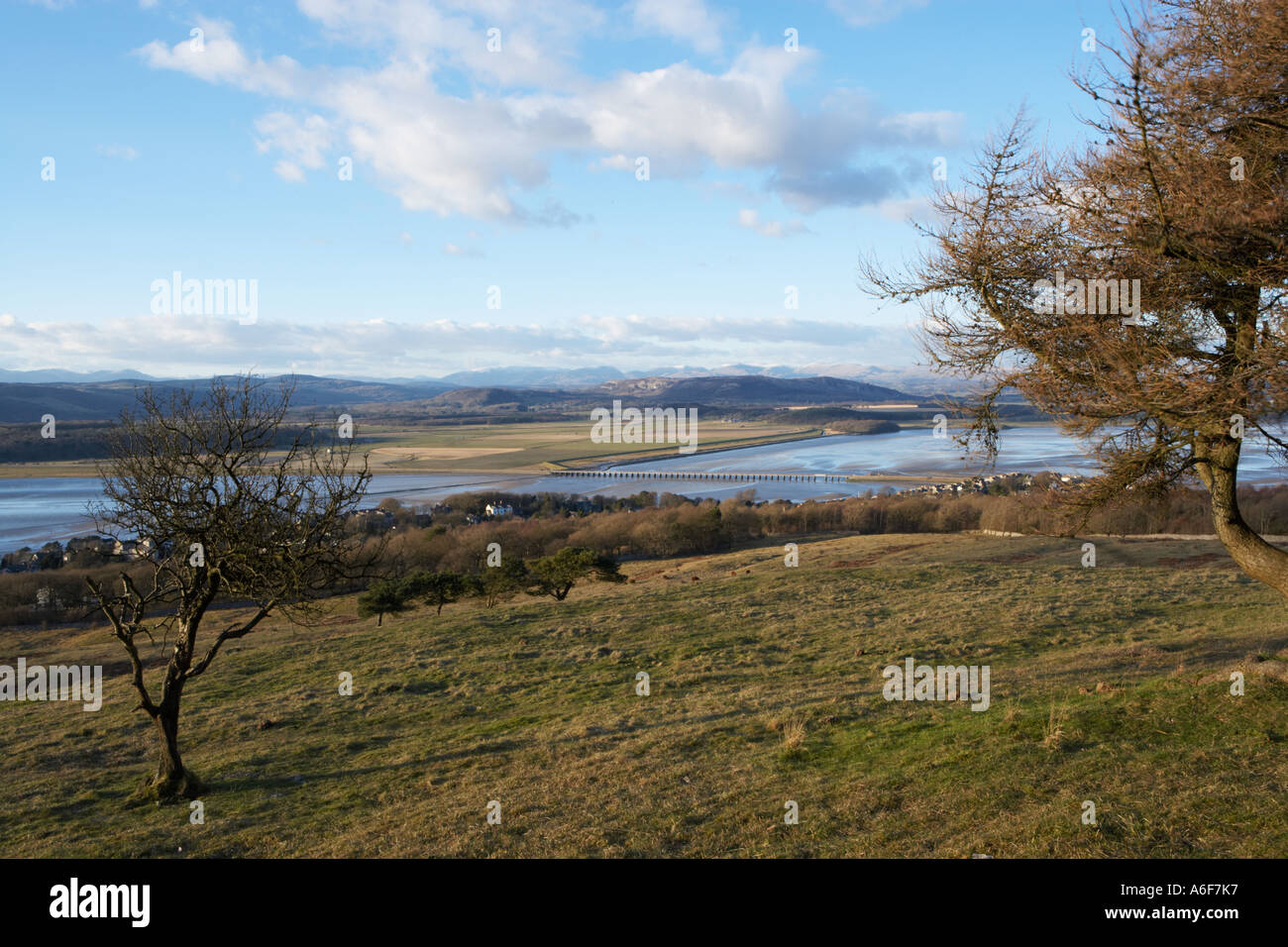 Auf der Suche von Arnside Knott in Richtung Cumbria in Morecambe Bay und Kent-Mündung Stockfoto