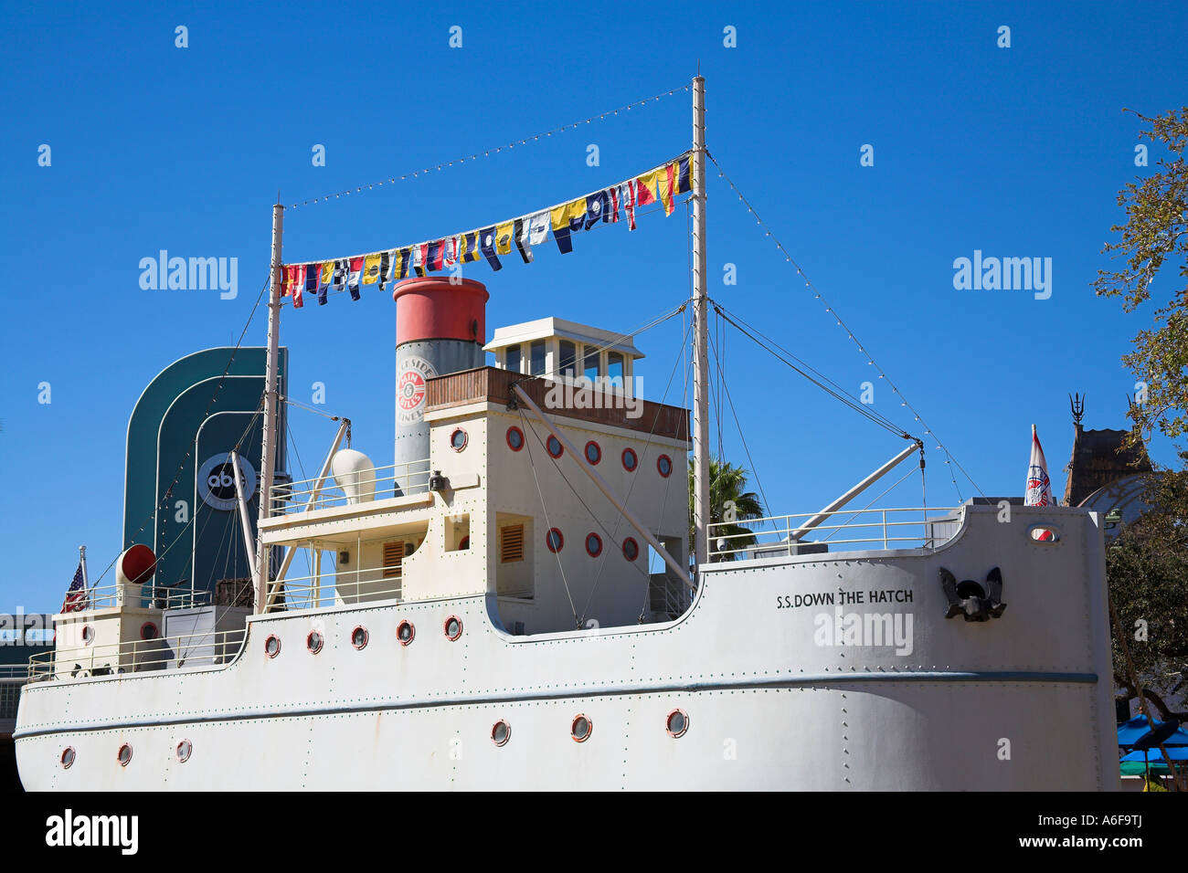 Min und Rechnungen Dockside Diner, SS Down Hatch Boot, Echo Lake, Disney MGM Studios, Disney World, Orlando, Florida, USA Stockfoto