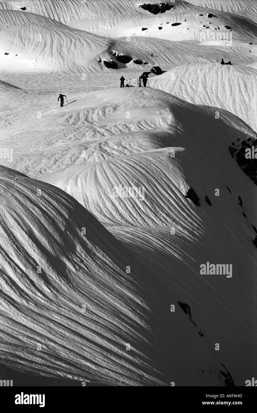 Backcountry Skifahrer Gruppe für einen Lauf bei Artist Point, Mount Baker, North Cascades, Washington, USA Stockfoto