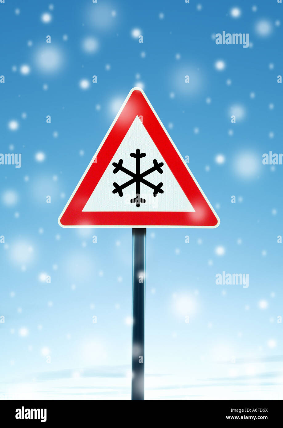 Schild Achtung Schnee Schild Achtung Schnee Stockfoto