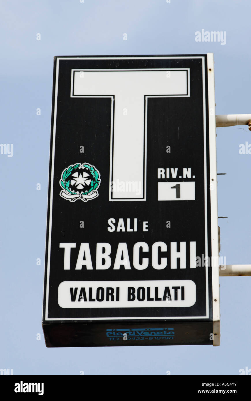 Ladenschild Tabacchi in Italien Stockfoto