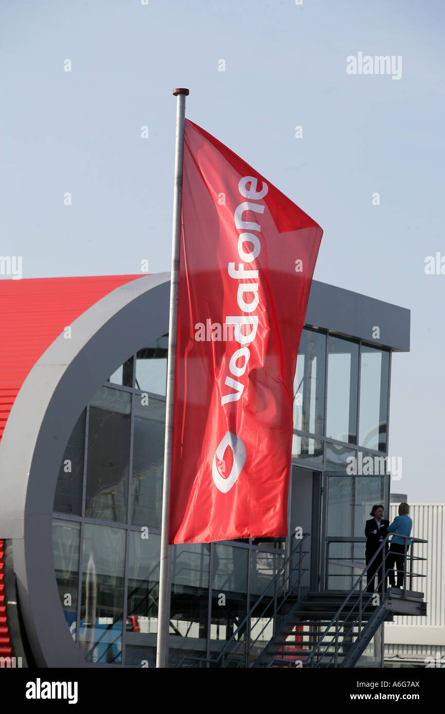 Flagge von Handy-Service-Provider Vodafone. Hannover, Niedersachsen, Deutschland. Stockfoto