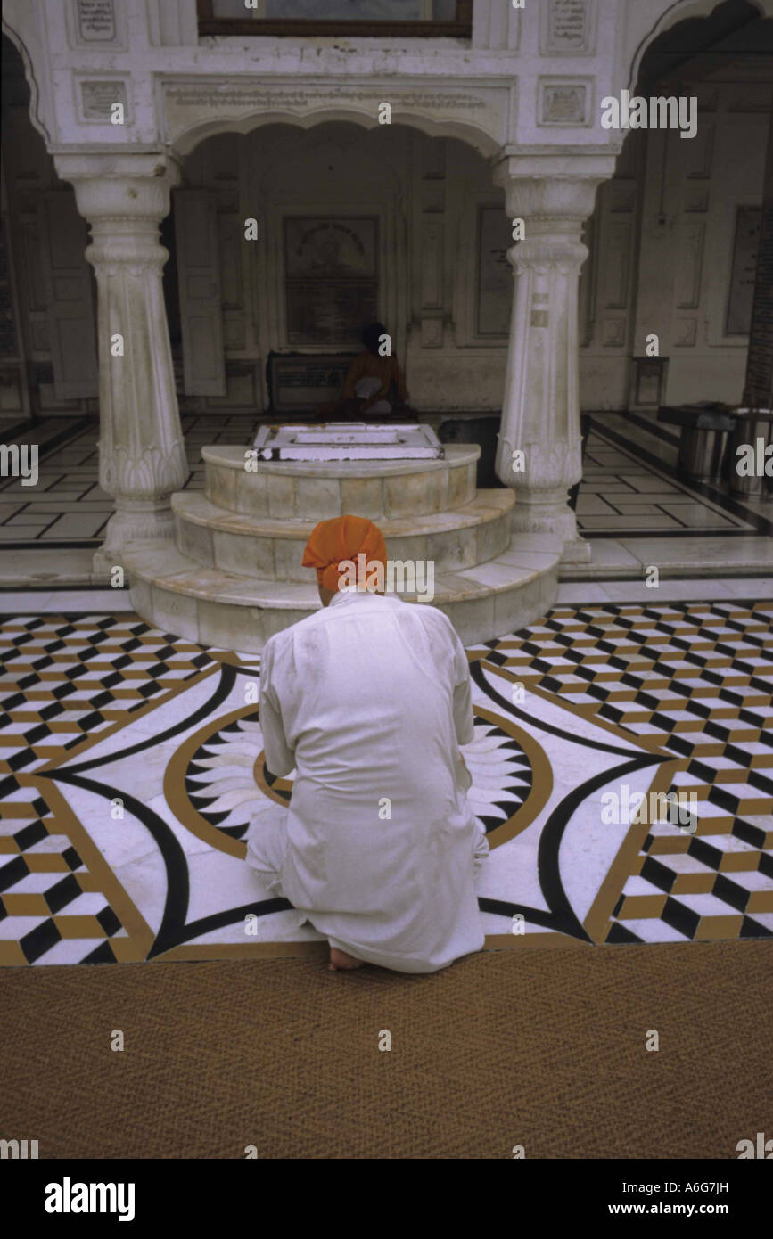 ein Sikh im Goldenen Tempel, Indien, Amritsar Stockfoto