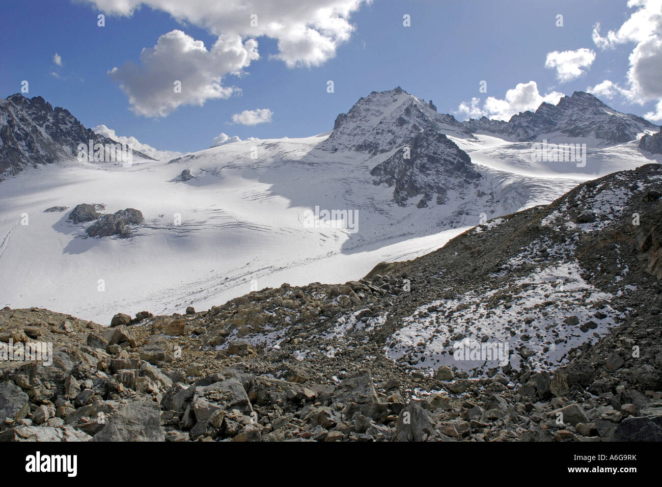 Jam Talgletscher mit Jam-Peak und Peak drei Land, Österreich, Silvretta Stockfoto