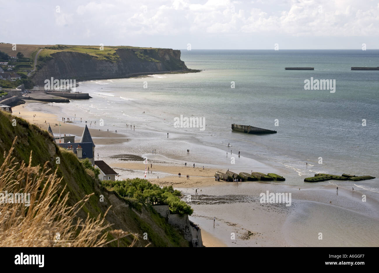 Ruinen von Mulberry-Häfen in der Nähe von Arromanches Normandie Normandie Frankreich Stockfoto