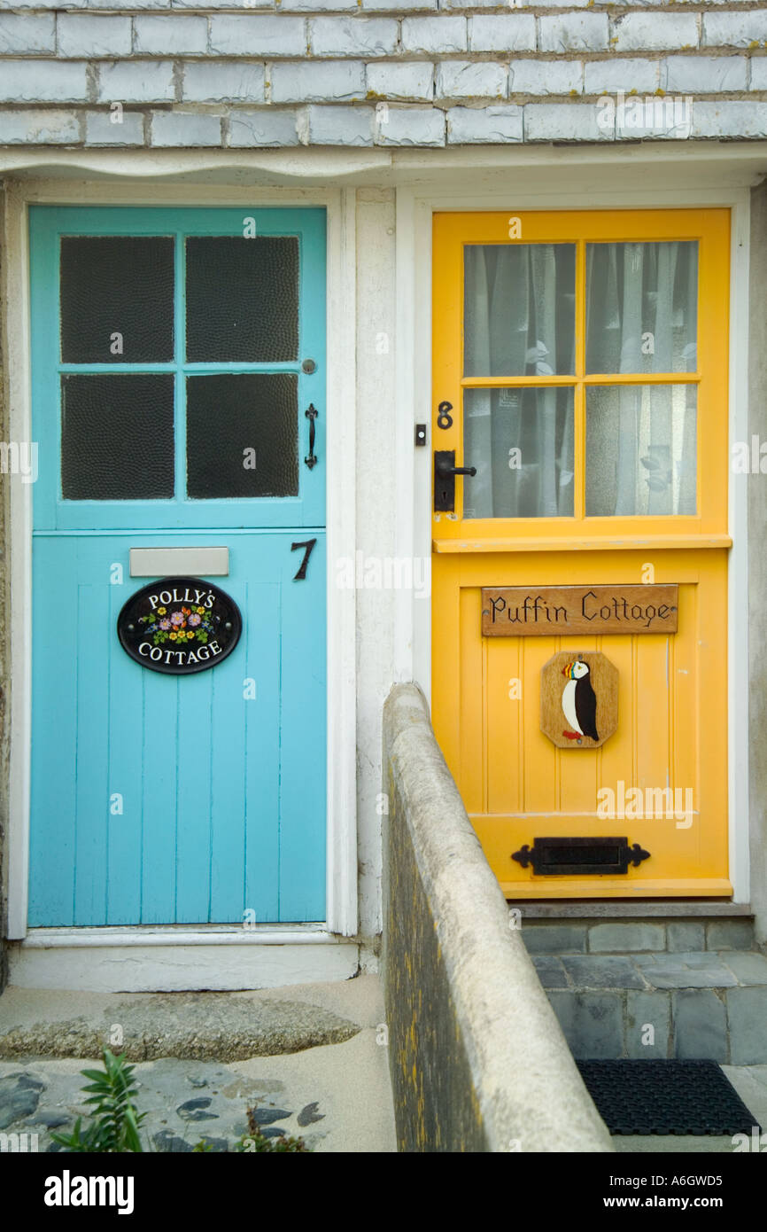 St Ives Cornwall UK zwei bunten Haustüren der Häuser in der Stadt Stockfoto