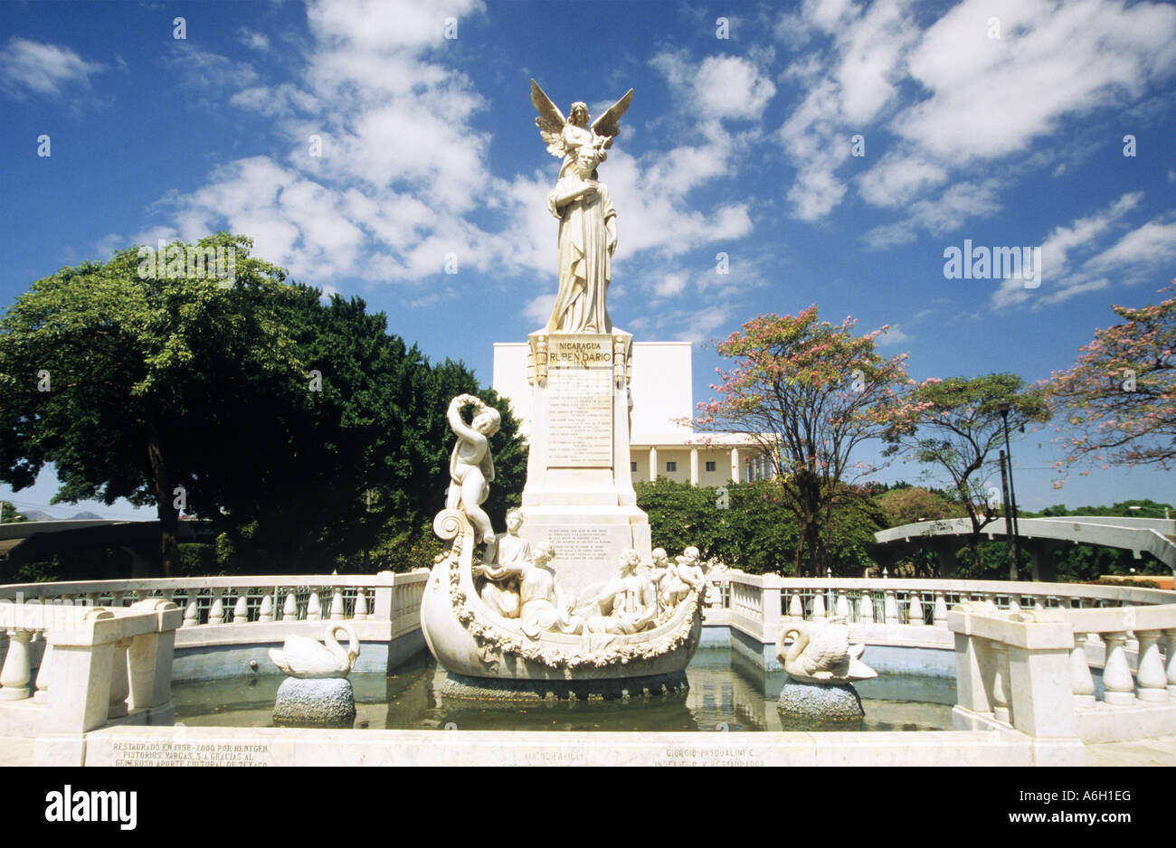 Brunnen und Ruben Dario Nationaltheater Stockfoto