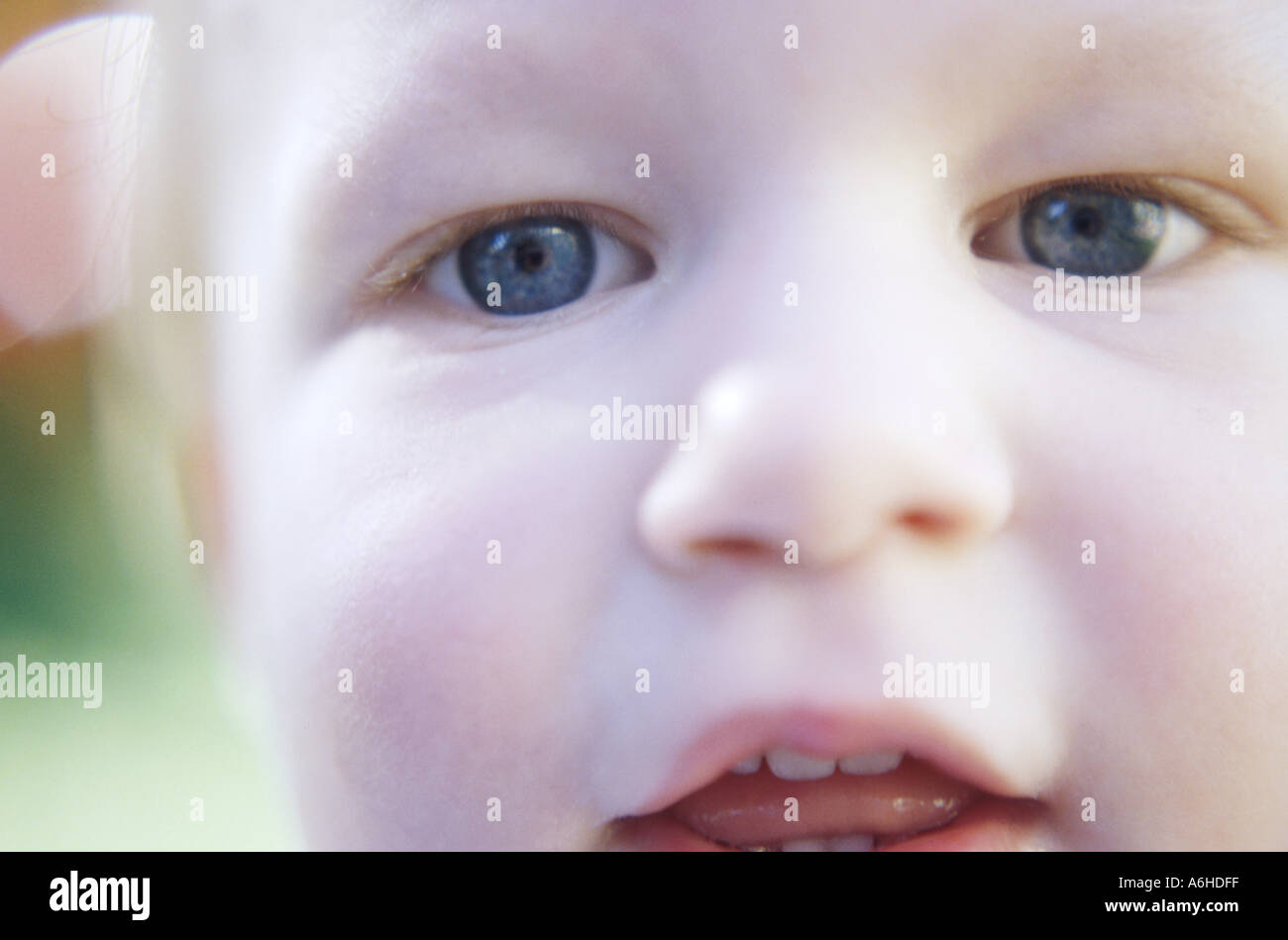 Porträt von Blue Eyed Baby Stockfoto