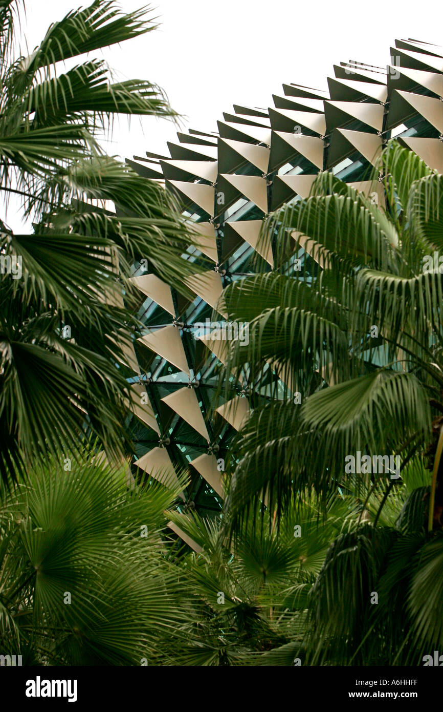 Geometrischen Aluminium Schattierungen im Esplanade - Theater an der Bucht Singapur Stockfoto