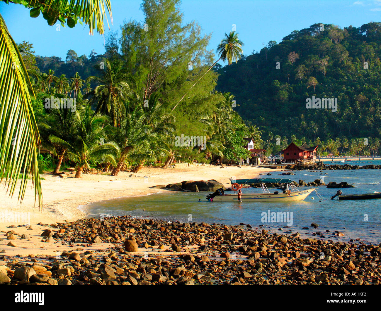 Späten Nachmittag Sonne auf Teil des Salang Beach Tioman Island, Malaysia Stockfoto